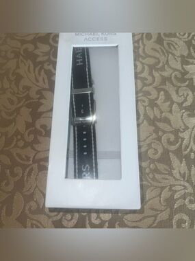 Michael Kors Access Black & White Woven Strap For Runaway Smartwatch MKT9071